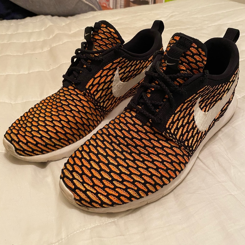 LIKE NEW Nike Roshe NM Flyknit ORANGE